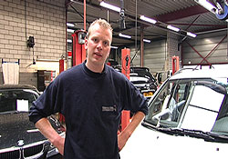 Oliepeil controleren - video tutorial | Auto video tutorials